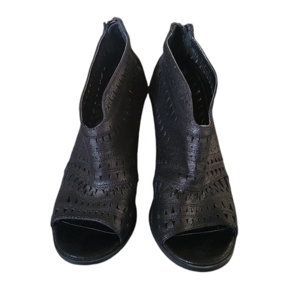 Not Rated Women's Groove Thang Back Zip Closure Ankle Booties Sz 7.5 - Picture 7 of 7